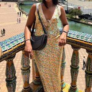 Floral Sleeveless Dress w Lace Trim